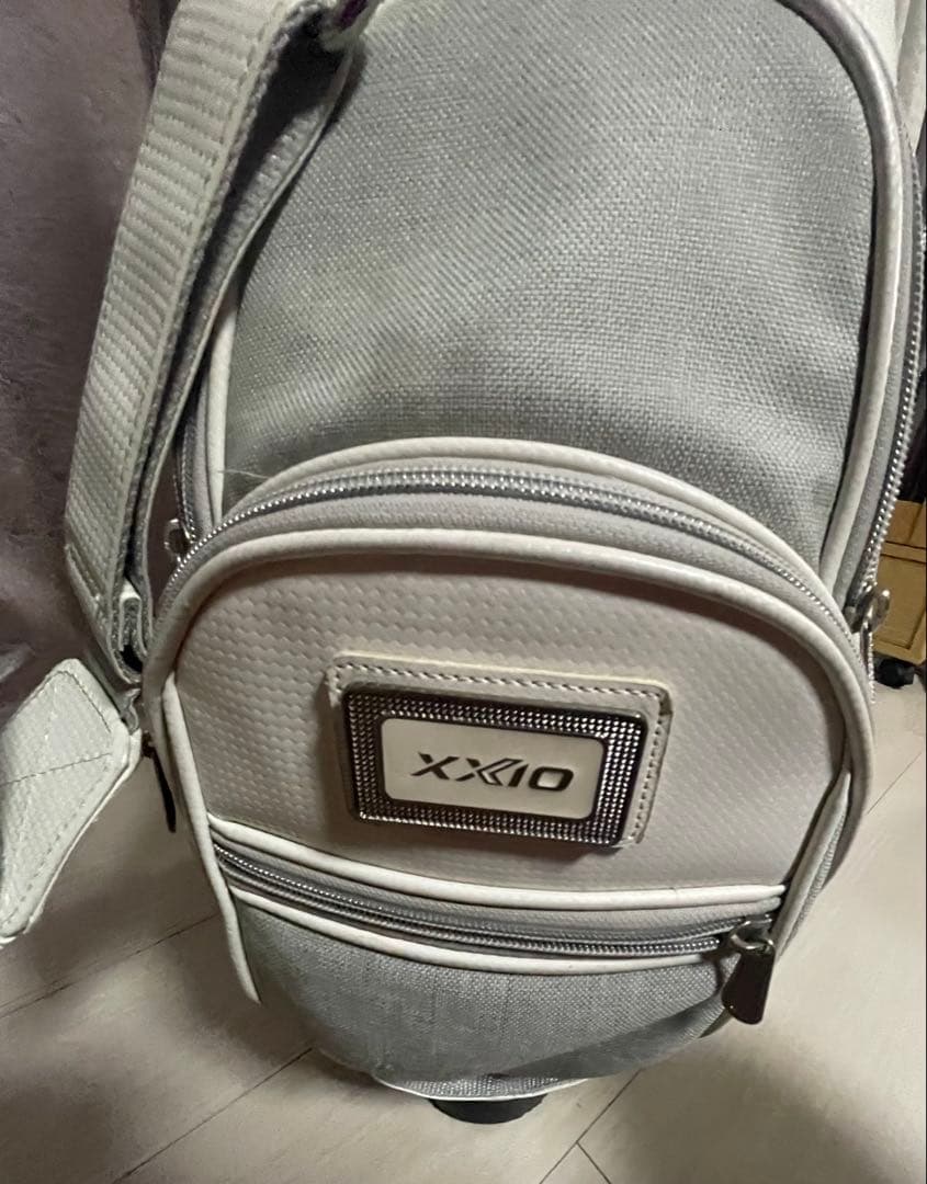 ゼクシオ　ローラー付き　キャディーバッグ　お買い得