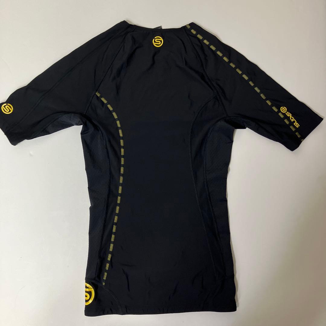 SKINS　7点　フルセット　デサント　スポーツウェア　スキンズ