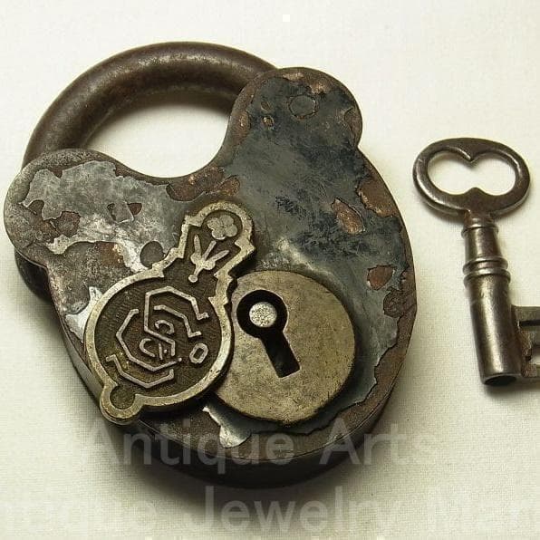 《p1049》《１８００年代》《熊・ミッキー顔》サージェント＆カンパニー 南京錠