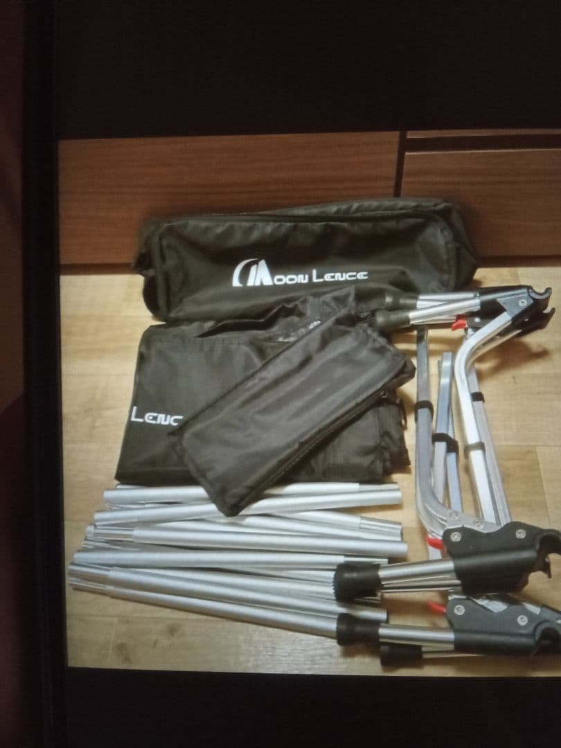 ソロキャンプにオススメ4点セット　テントやコット、テーブル等あります