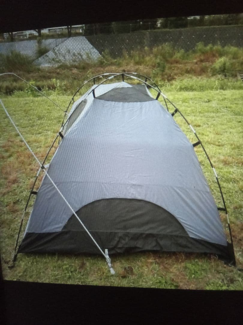 ソロキャンプにオススメ4点セット　テントやコット、テーブル等あります