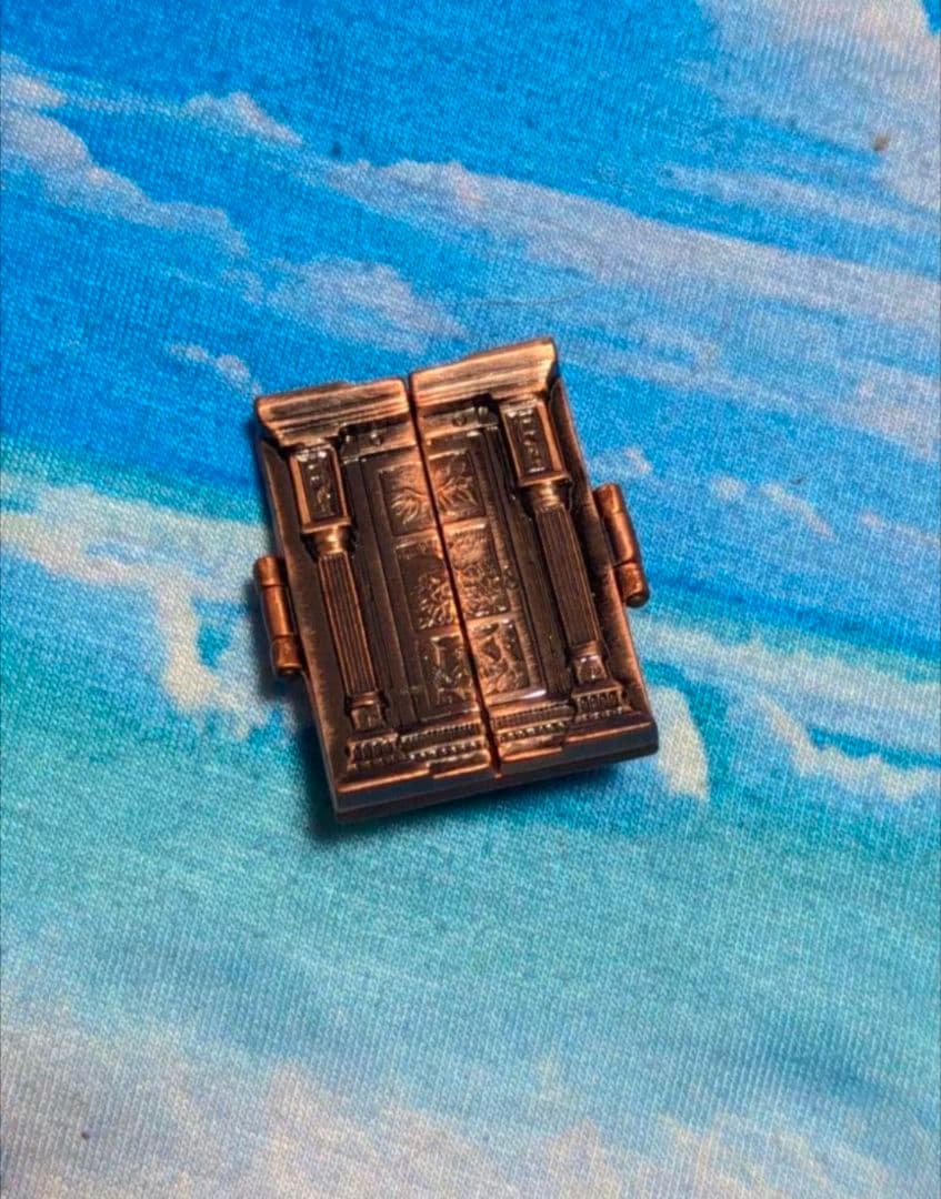 ナルニア国物語 ピン レア 希少 ワードロープ