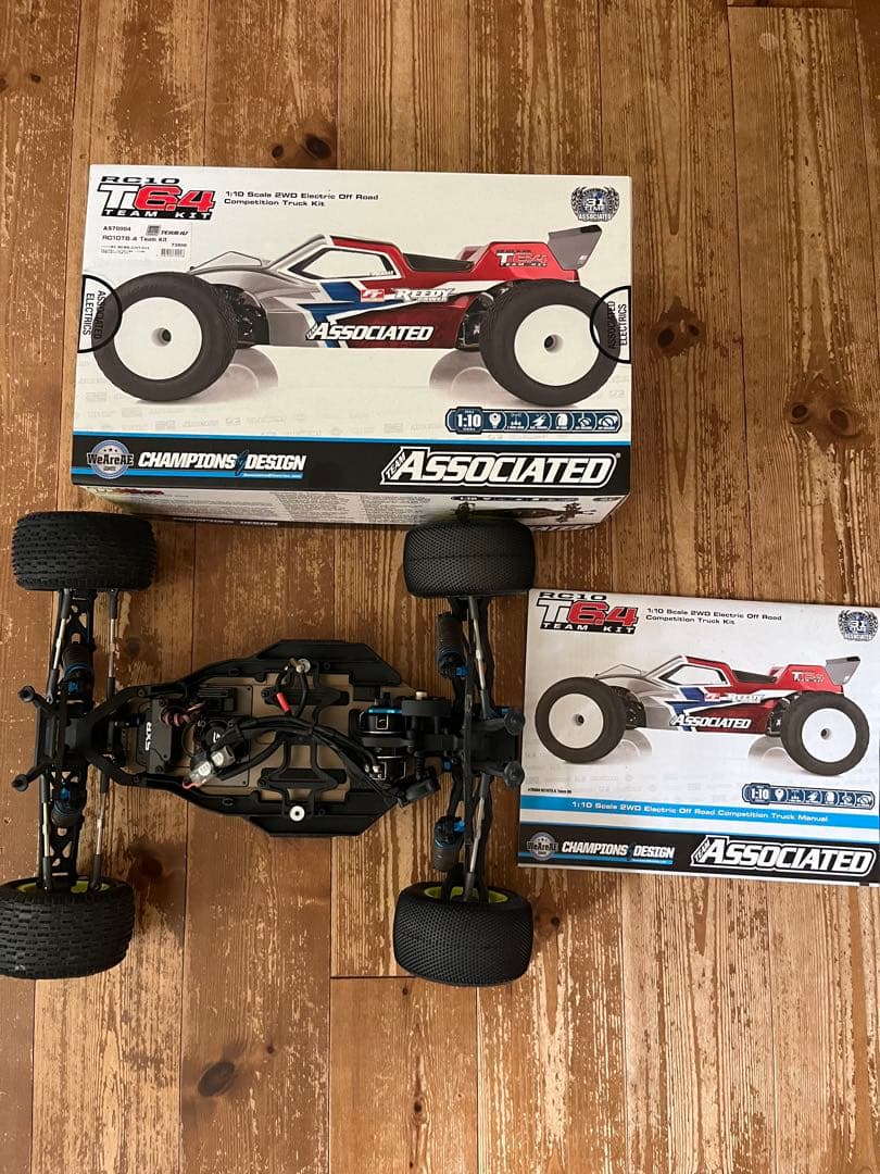ASSOCIATED T6.4オフロードバギー