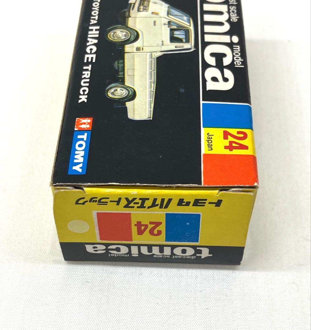 トミカ トヨタ ハイエース トラック ベージュ クリーム No.24 黒箱