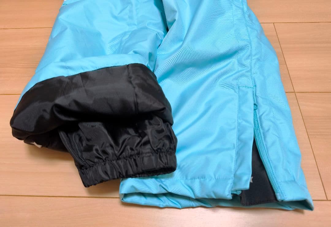 キッズ雪遊び4点セット　スキーウェア　ジャケット　ズボン　ゴーグル　スノーブーツ