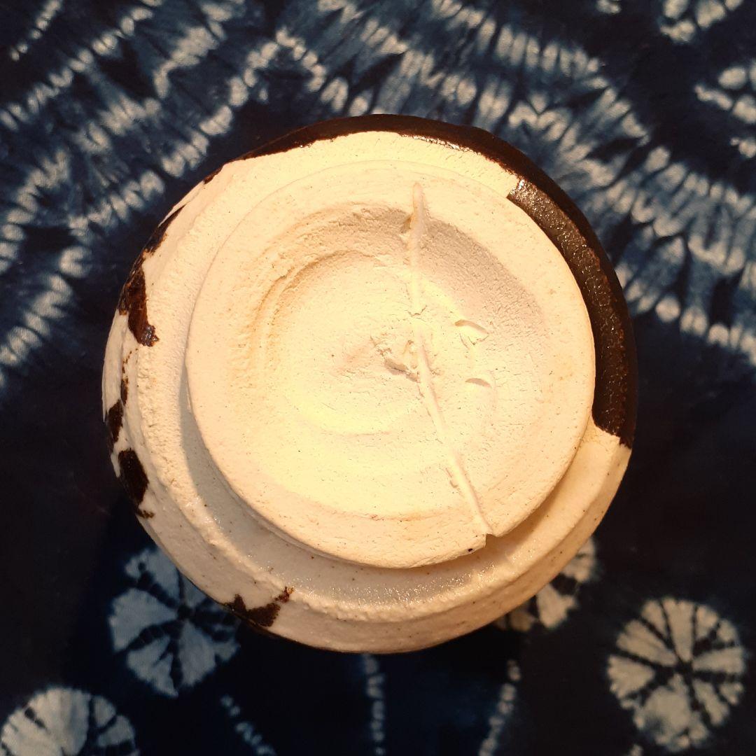 加藤仁  作　黒織部草花紋湯飲み