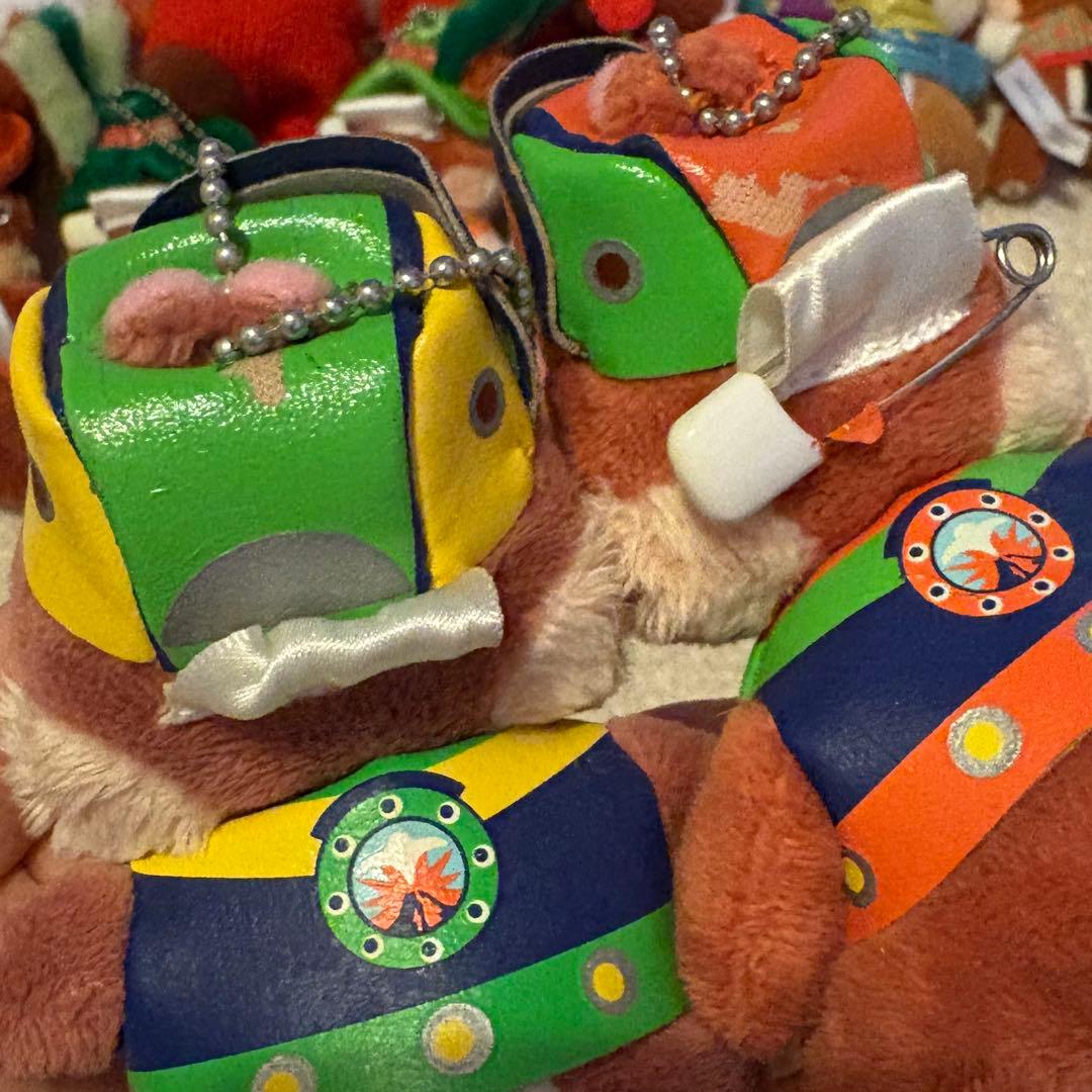 チップとデールまとめ売り ぬいぐるみバッジ ぬいぐるみストラップ等 37個