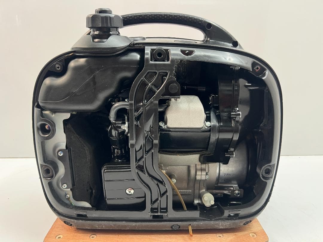 新ダイワ インバーター発電機 iEG1600M 【動作良好・保証付】★8128