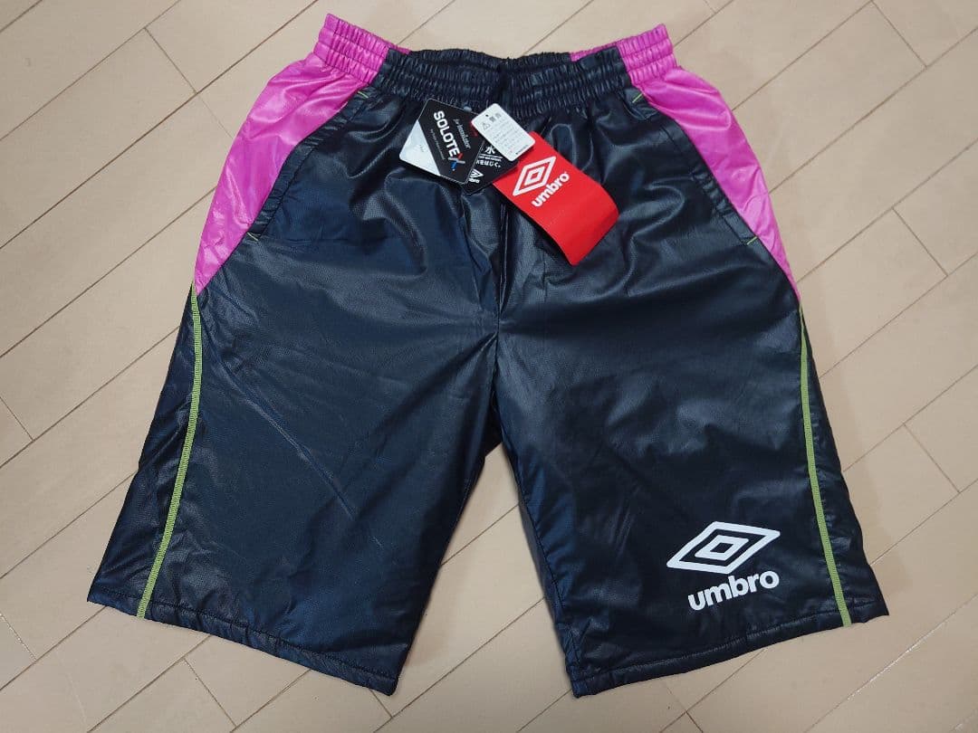 【 umbro 】タグ付き未使用 中綿 ピステセットアップ