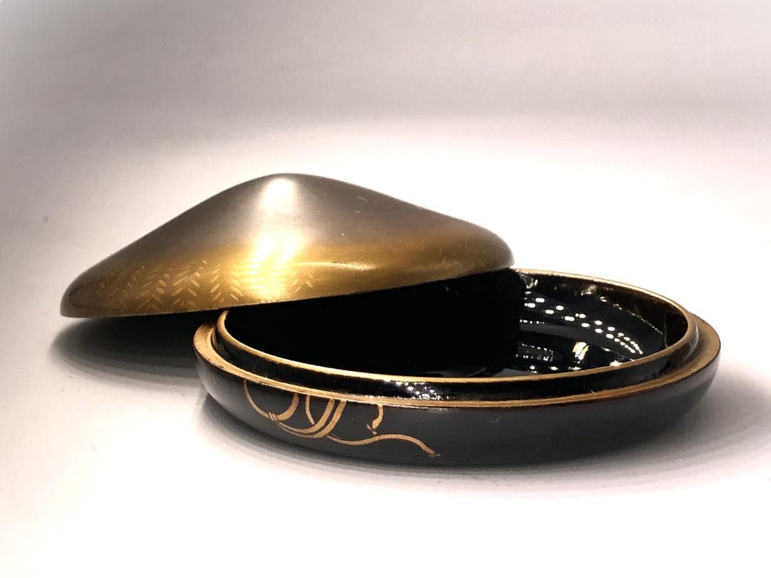 【 本漆塗 陣笠香合/合子 】　時代品　桐箱付き