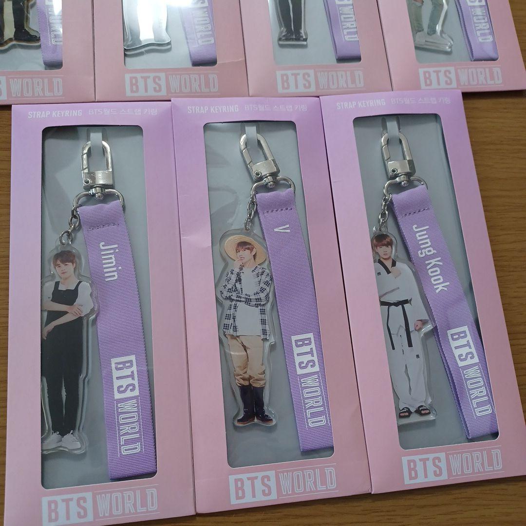 BTS WORLD　ストラップ　キーリング　セット