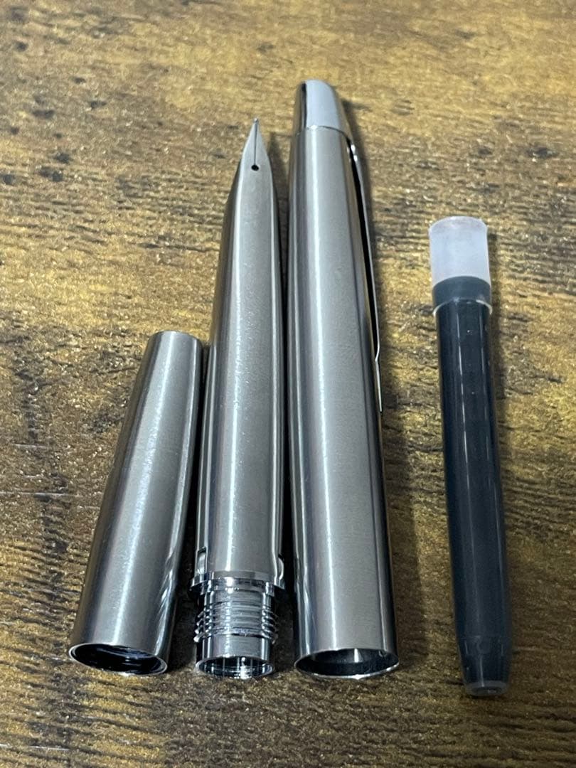 試筆のみ　1972年製　ペン先軸一体型　中細字　ミュー　万年筆　備品付き