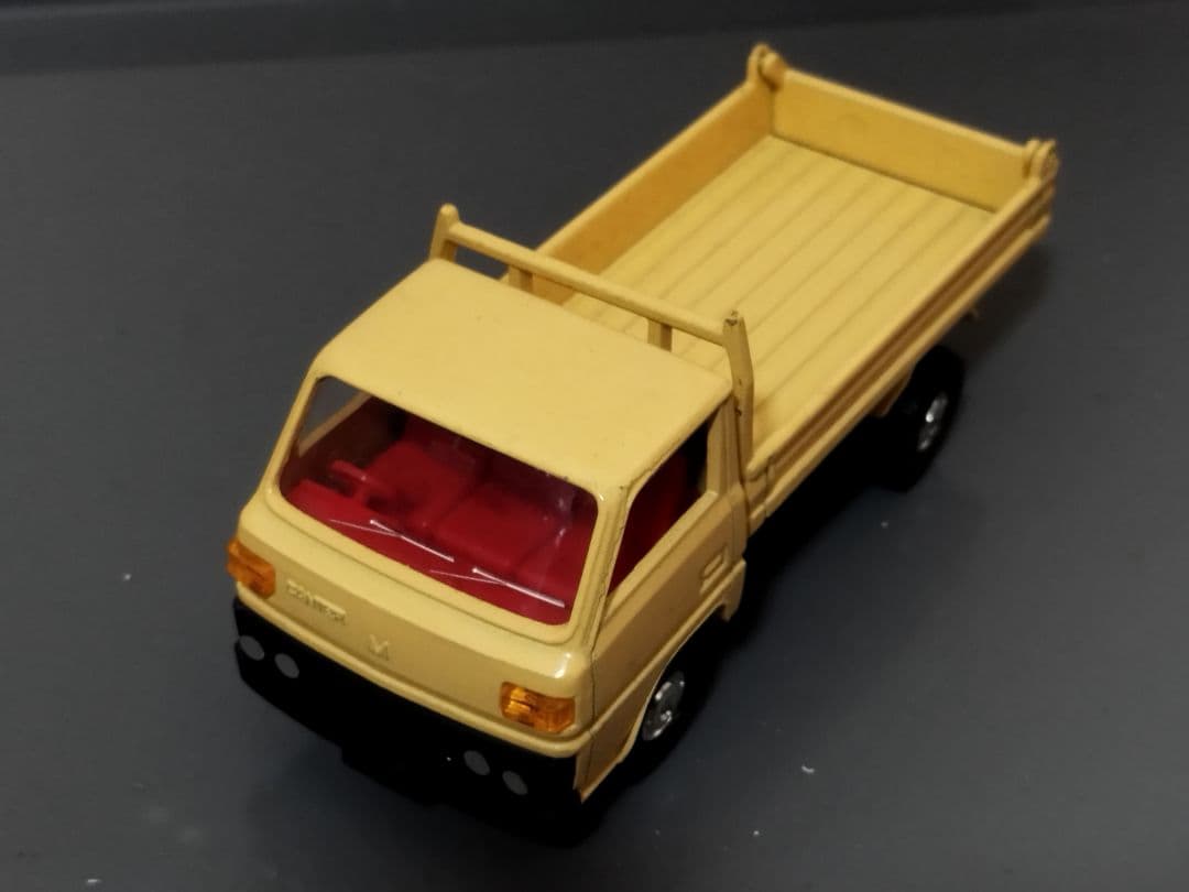 ●トミカ ダンディ 三菱 キャンター ダンプ トラック ミニカー