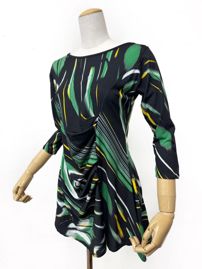 【スタイリッシュ】新品社交ダンス　緑黒プリントチュニックｒ398