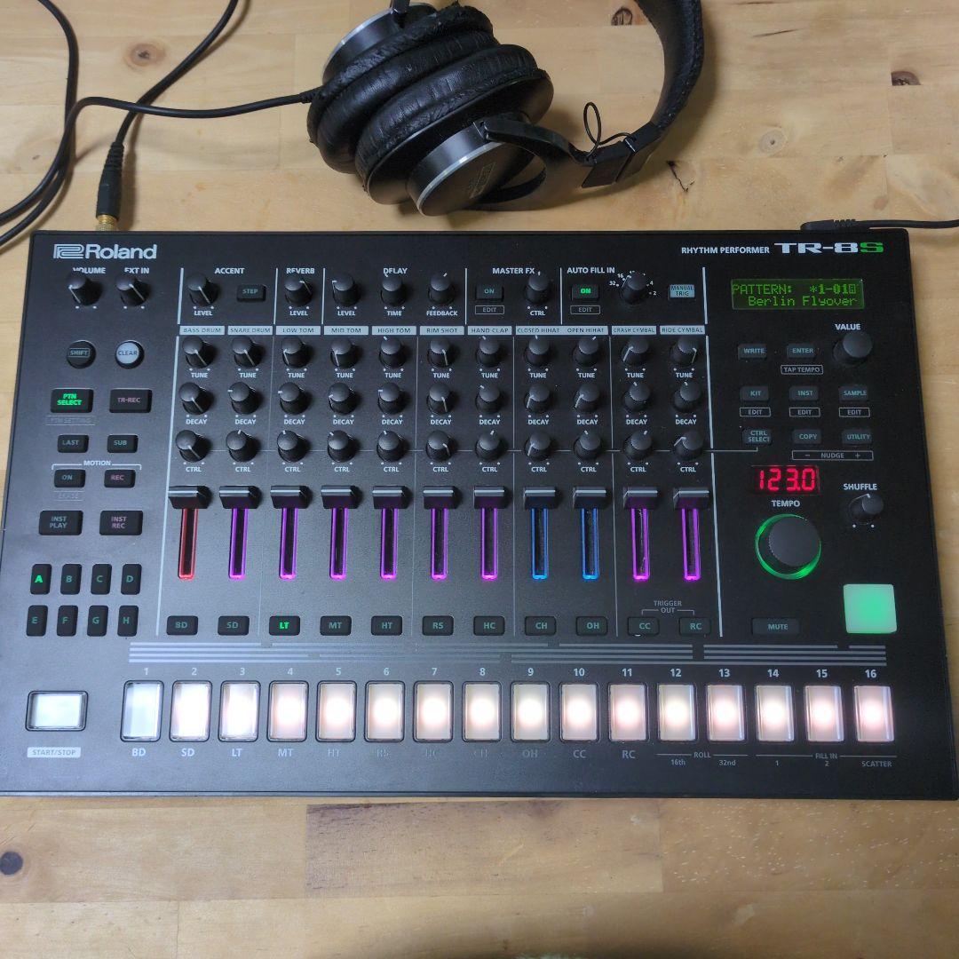 DTM・DAW Roland Tr-8s