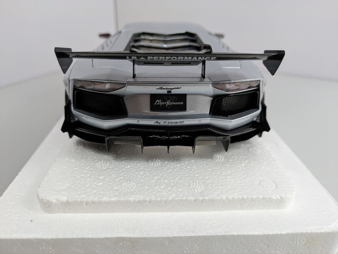 1/18 ミニカー オートアート ランボルギーニ アヴェンタドール LBWORK