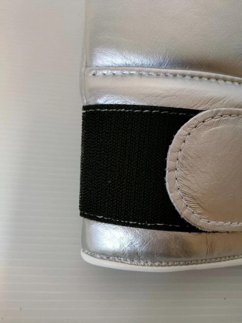 Winning ボクシンググローブ 14oz シルバー CO-MS-500B