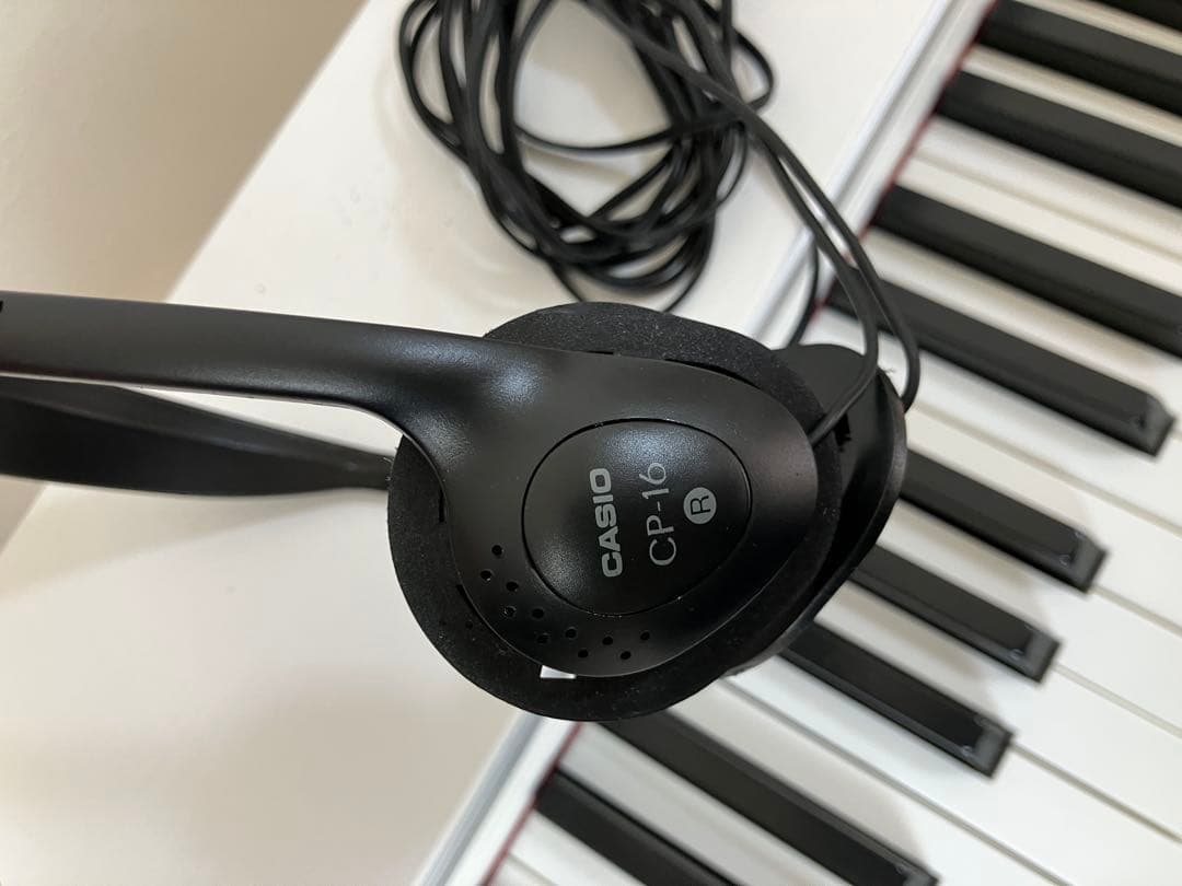 ホワイト電子ピアノ　CASIO Privia PX-770 値下げ中！