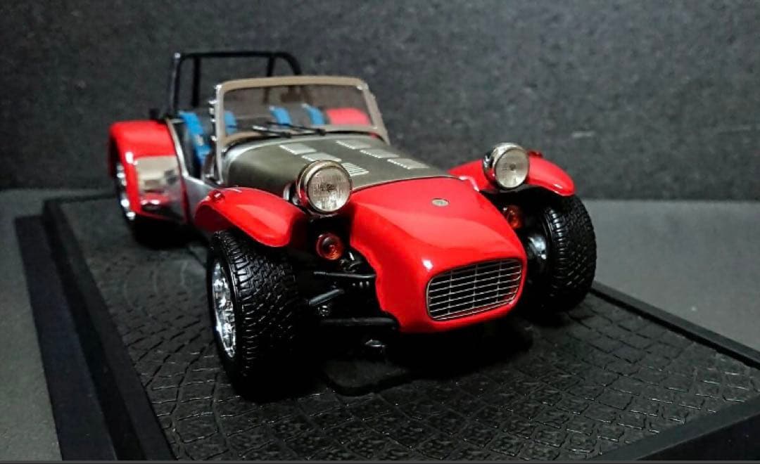 京商1/18ケーターハムスーパーセブン 7コスワースBDRクラムシェルフェンダー