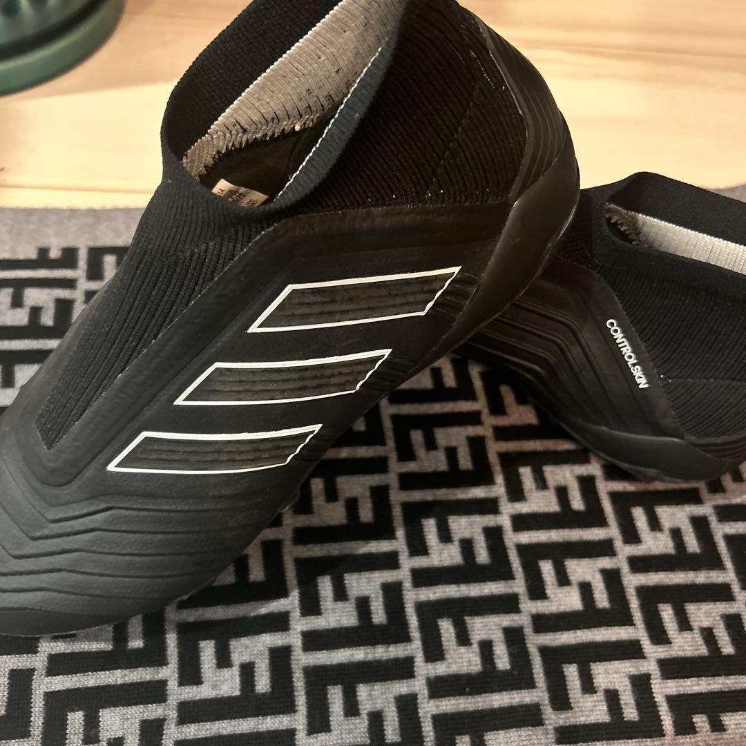 アディダス　プレデタースパイク