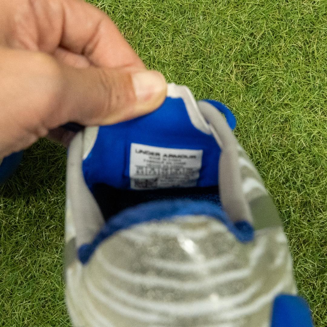 Under Armour スパイク シルバー/ブルー