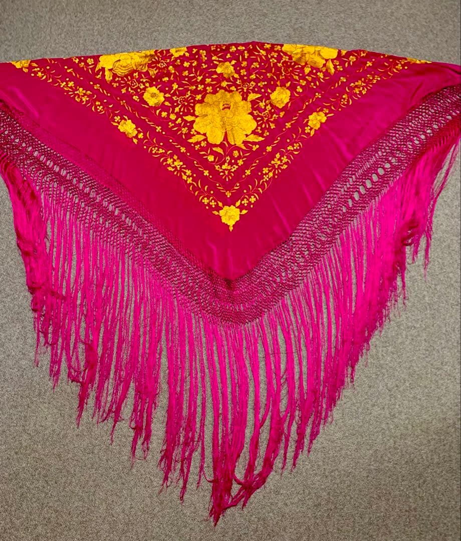 フラメンコ衣装　大判シルクマントン　132✖️1:30㎝　四角形