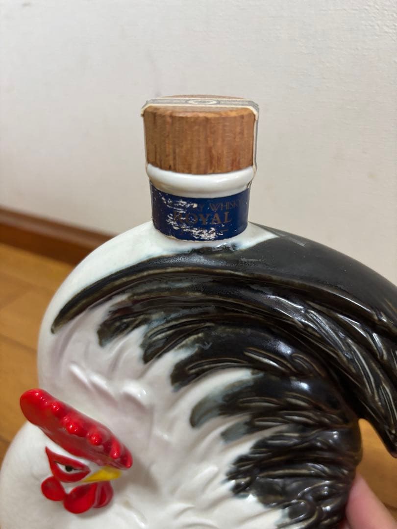 【未開栓】干支 酉 鶏型 陶器 ウイスキー サントリー ローヤル12年