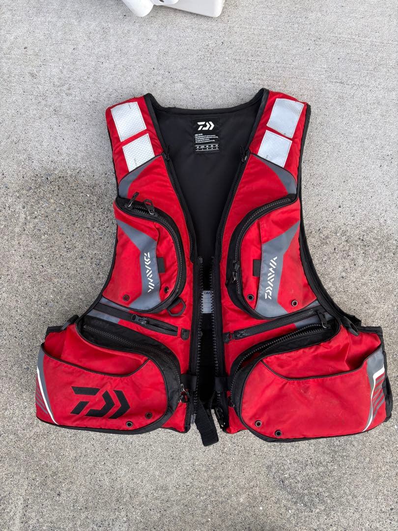 Daiwa DF-3420A ライフジャケット Lサイズ　桜マーク