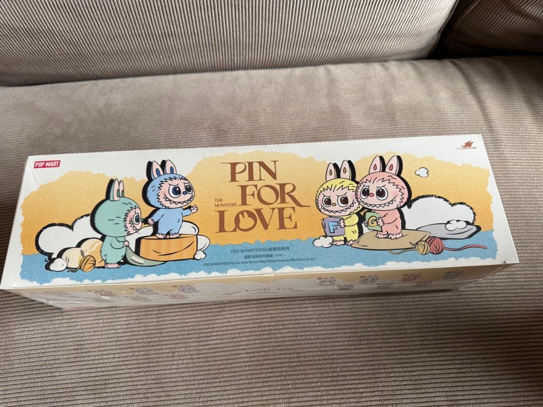 【おまとめ買い割引あり】ラブブ PIN FOR LOVE イニシャル M