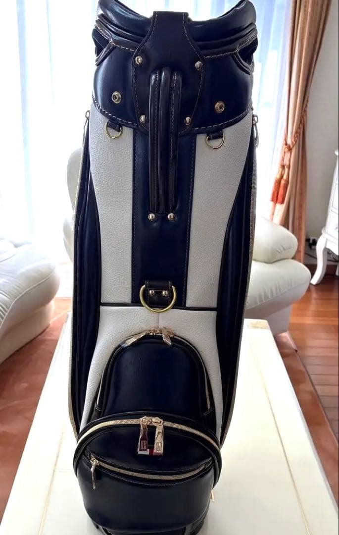 TOMY  キャディバッグ ホワイト・ブラック貴重品