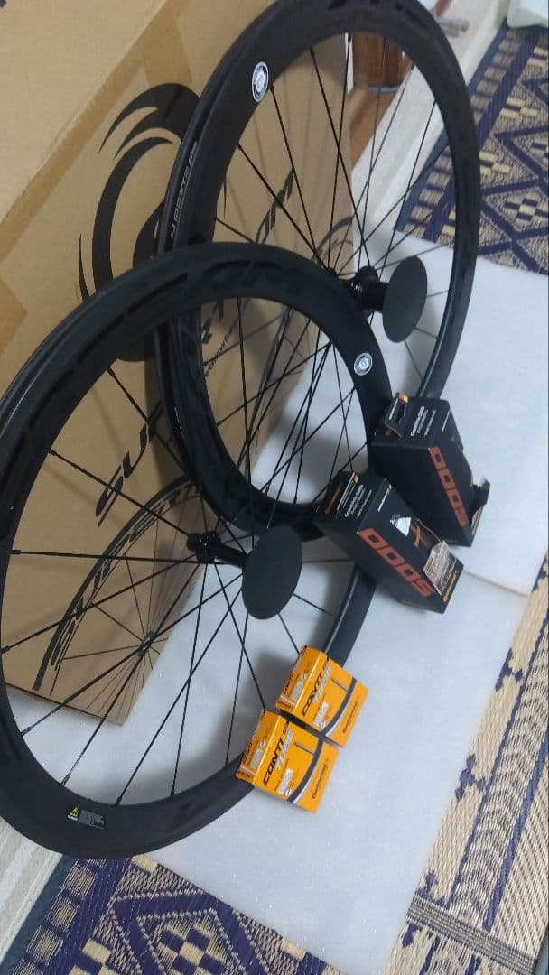 スーパーチーム クリンチャーカーボンホイールセット※値下げ決行