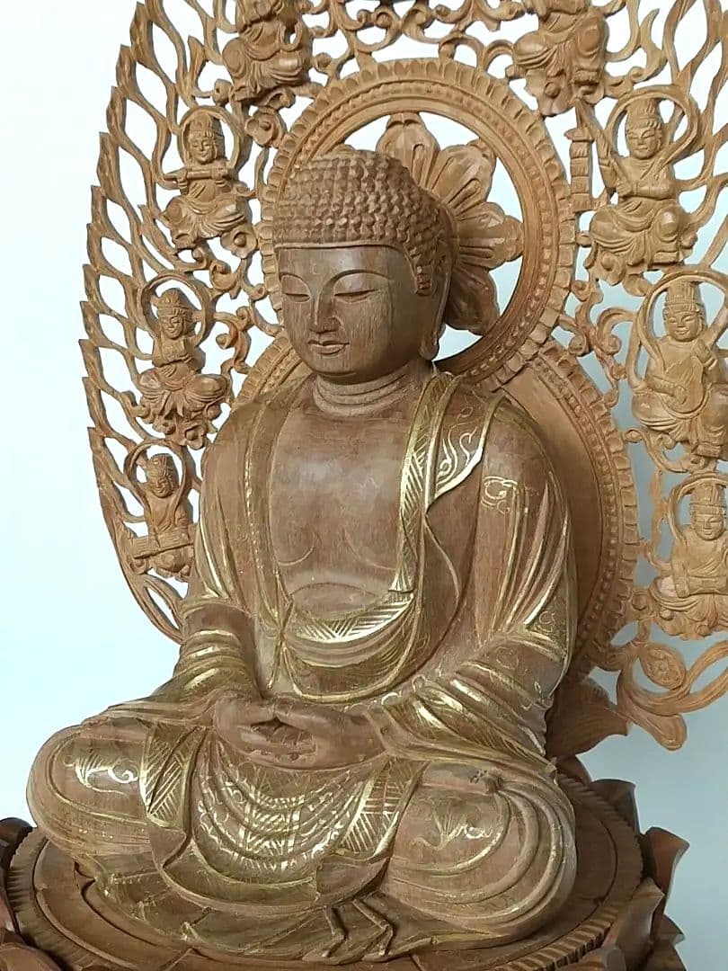 釈迦如来坐像 3寸 #487 宝塔奏楽飛天光背 円台座◆白檀 木彫 仏像