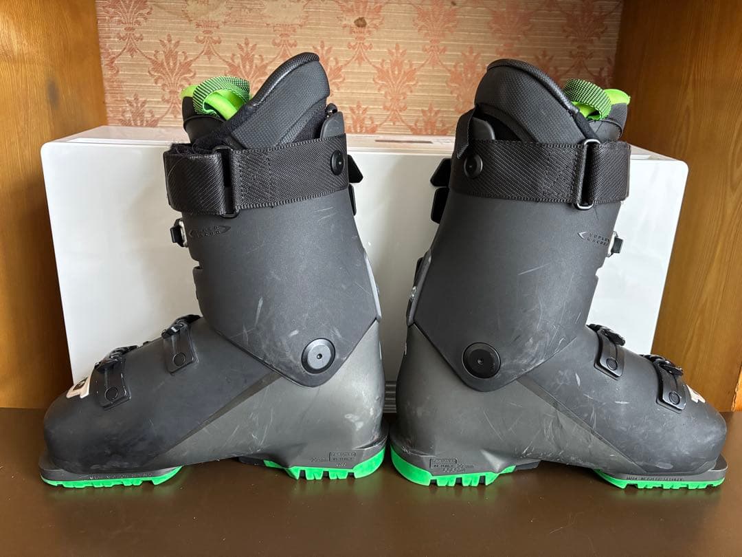 HEAD VECTOR EVO 120スキーブーツです。ブラック/グリーン