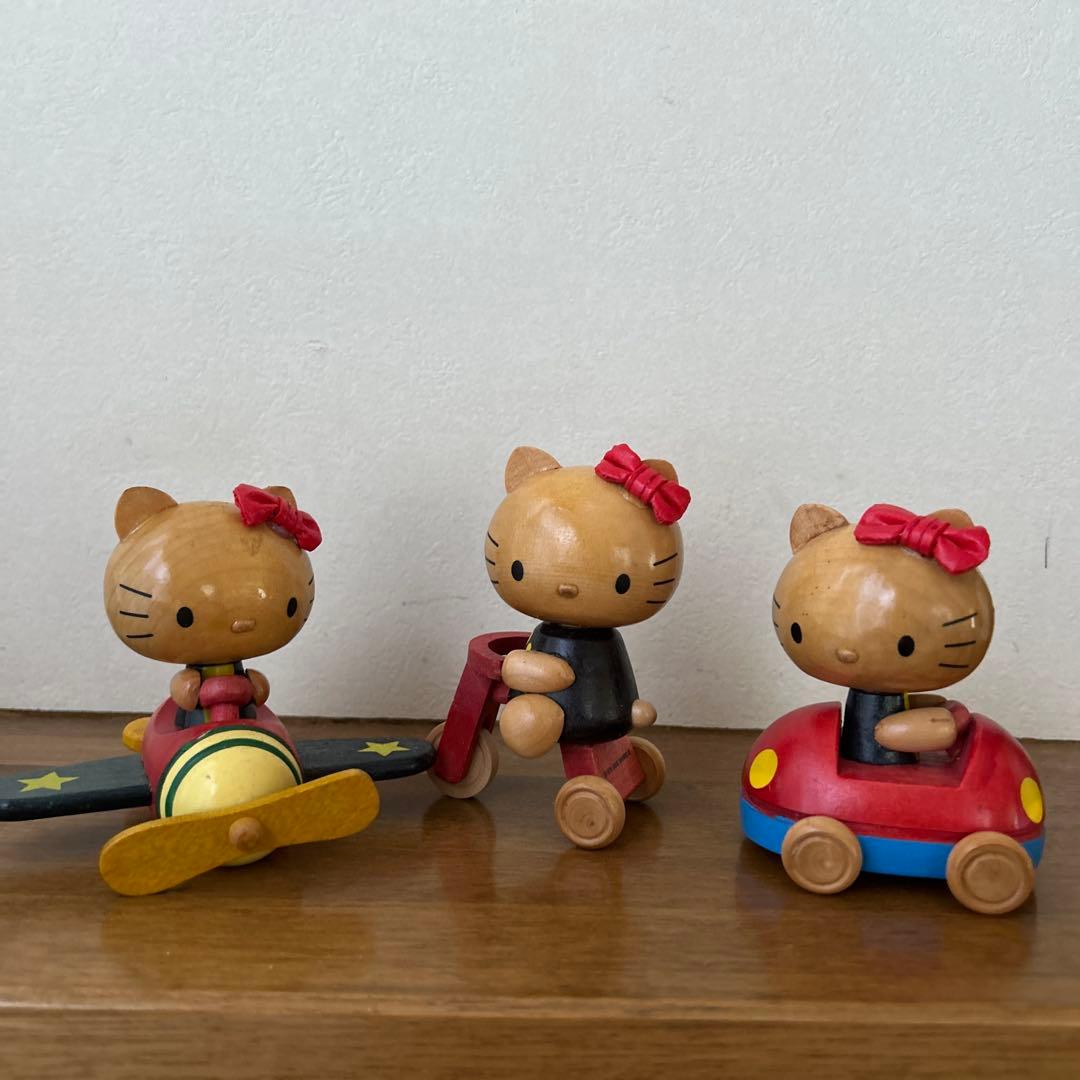 HELLO KITTY ＊木製BOX・人形５個セット＊
