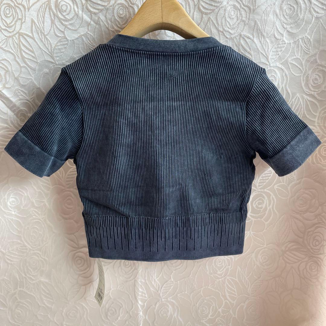 新品未使用タグ付き上品希少アクティブクロップドトップスSUKALAブラックS