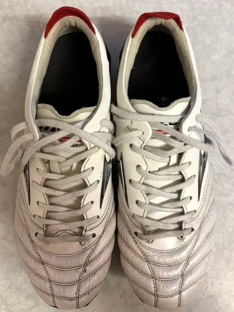 ミズノ　モレリアNeo4 白　24.0cm