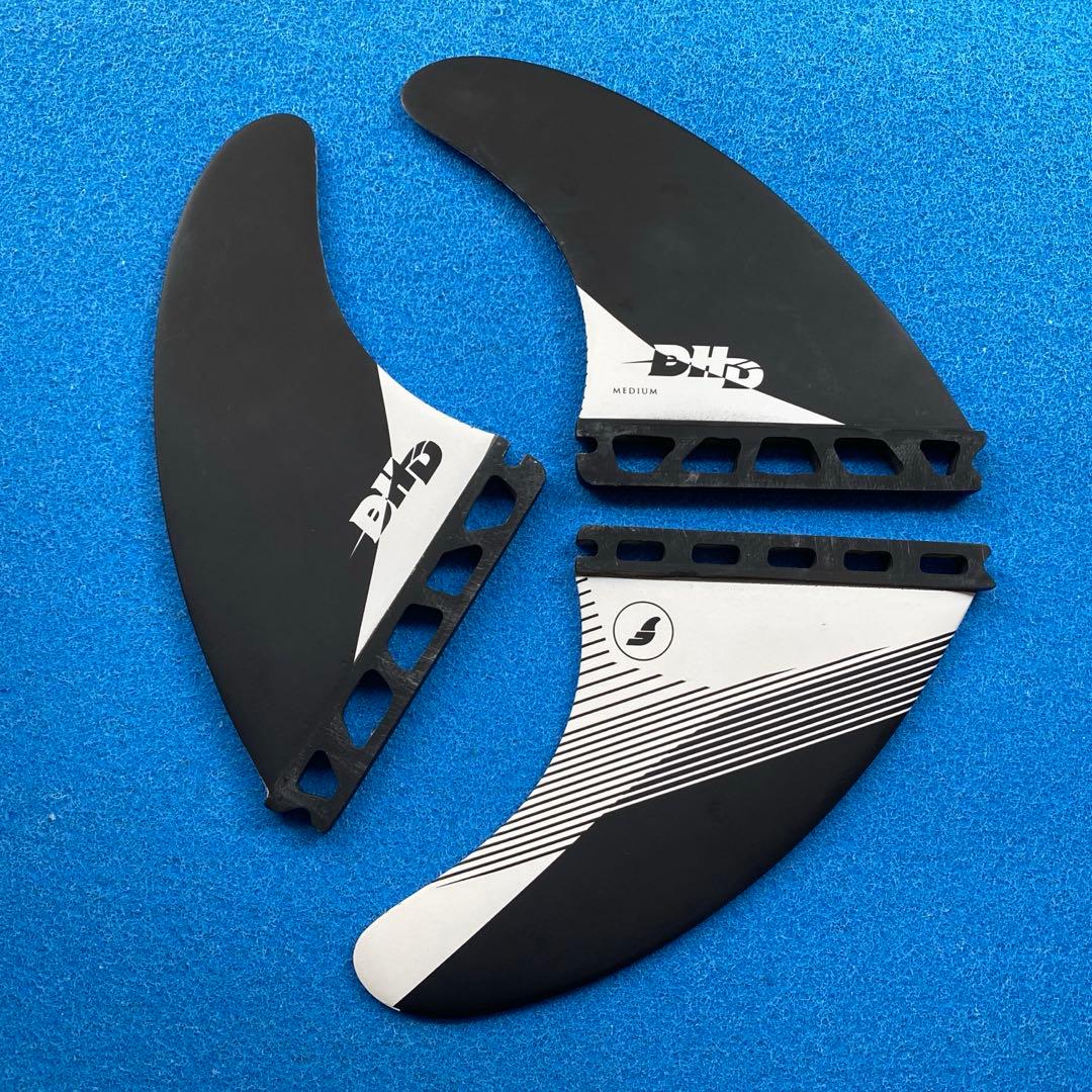 futuresフィン　DHD HONEYCOMB MIDIUM