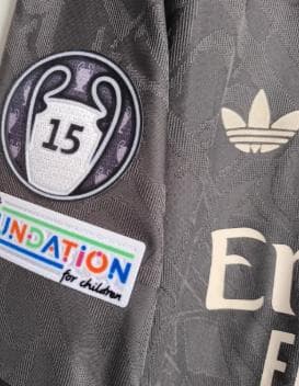 24/25 レアル・マドリード アウェイ 8番 バルヴェルデ 長袖ユニフォーム