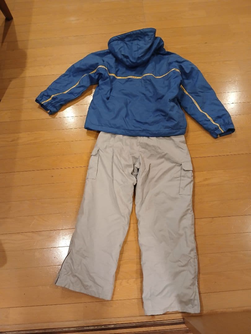 スキーウェア2着160cm 、ゴーグル&耳あて付き