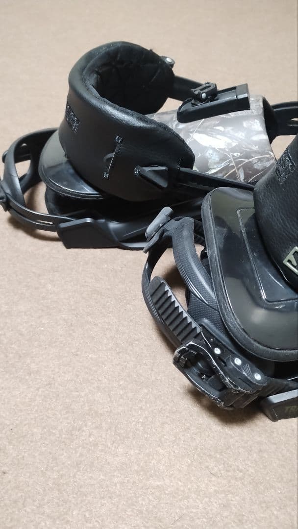 サロモン　トリガー　ビンディング　スノーボード