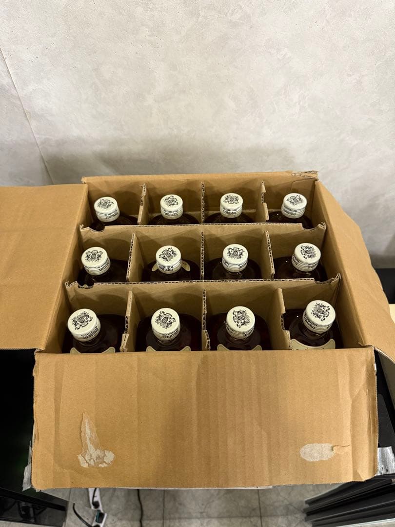 h*)様 白角　Suntory Whisky 700ml 12本入り