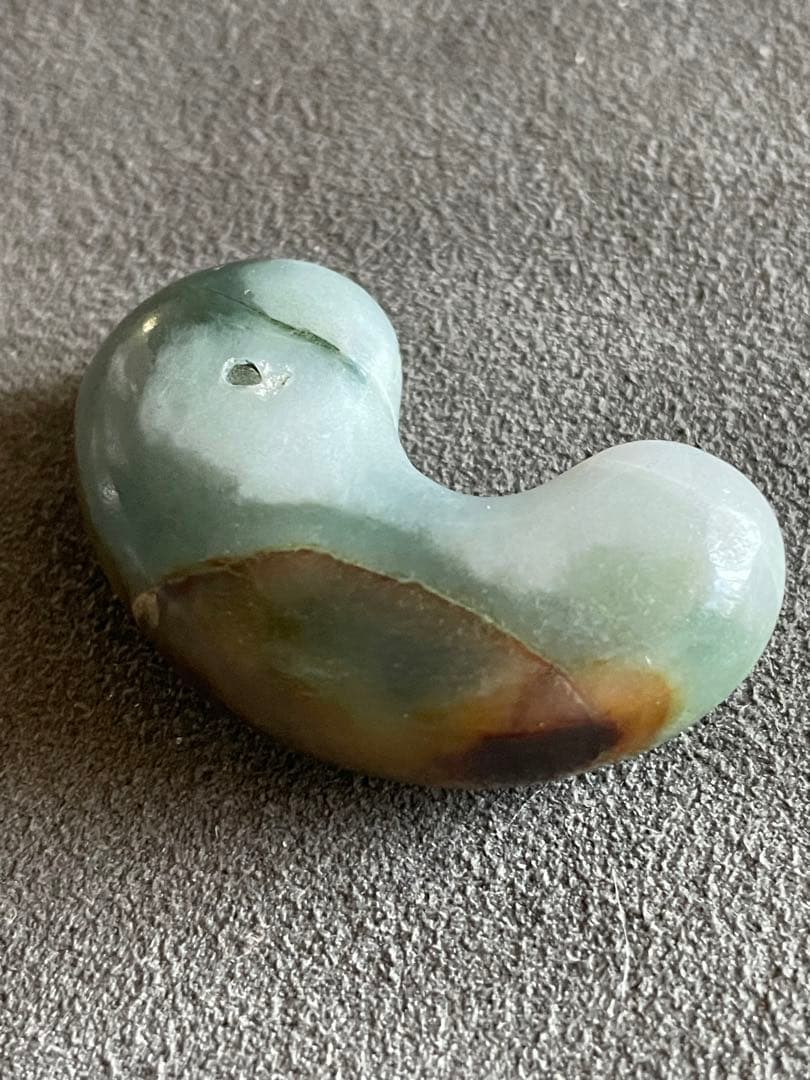 古墳時代　勾玉　硬玉　翡翠　瑪瑙　出土品31g