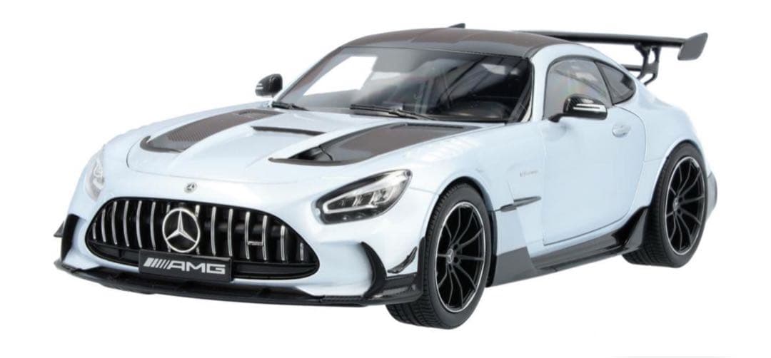 モデルカー　Mercedes AMG GT Black Series 1/18