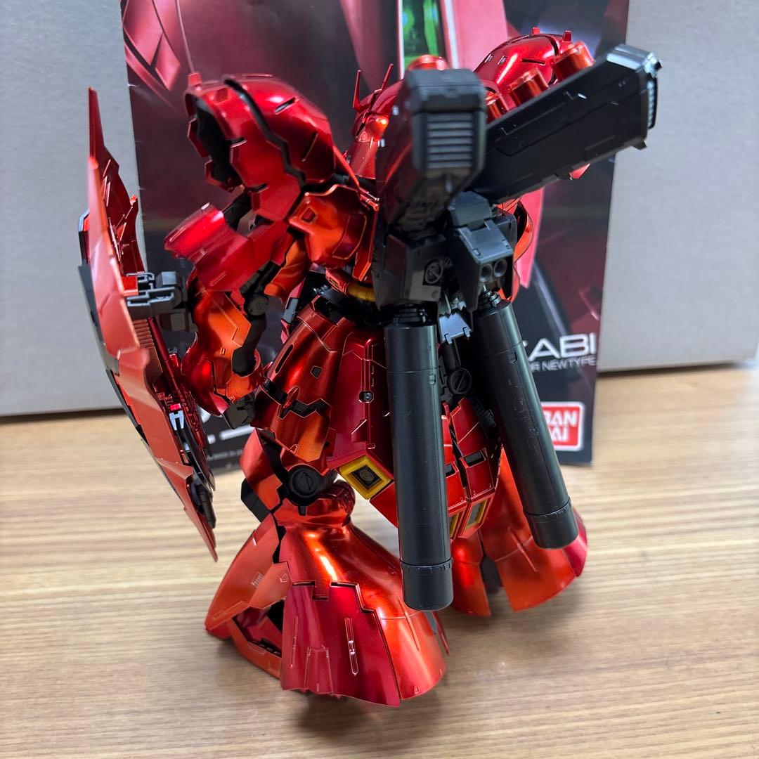 RGνガンダム チタニウムフィニッシュ サザビー スペシャルコーティング 完成品
