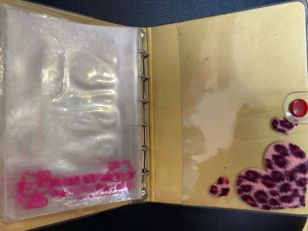 【日本限定】ハローキティ シールバインダー 2001年製 おまけ付き！