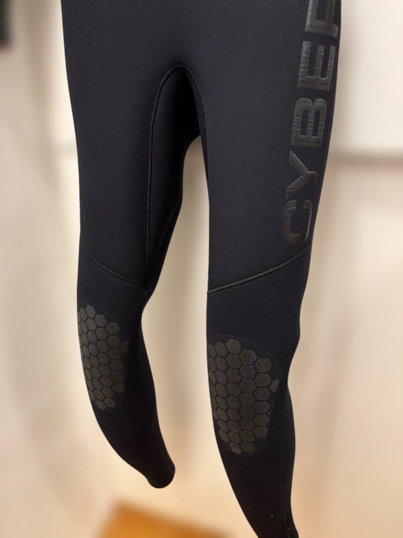 2025−2026 CYBER ウエットスーツ セミドライ 5✕3 MLサイズ