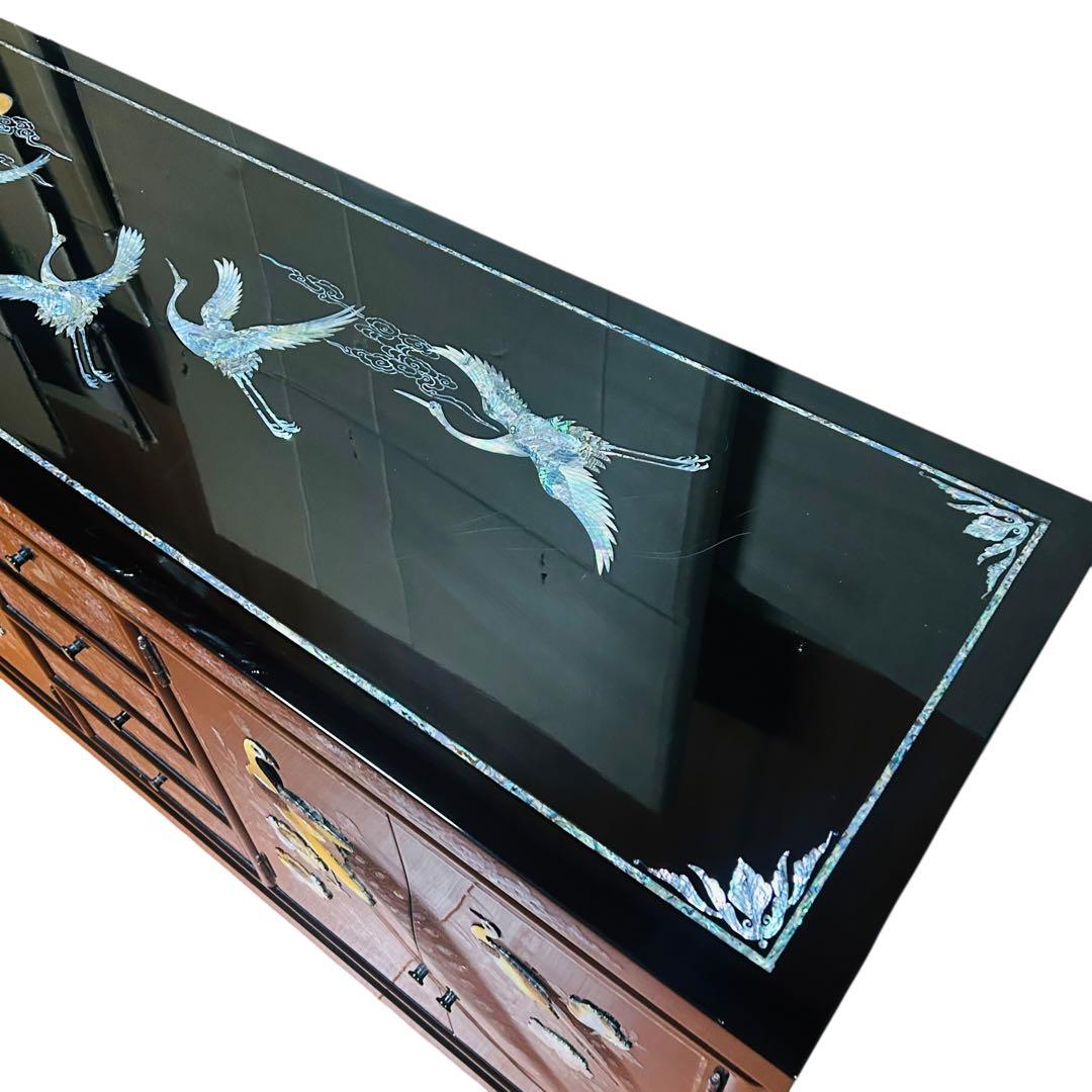 螺鈿細工キャビネット　箪笥　高級家具　孔雀　鶴　月　動物柄　韓国　中国　民芸家具