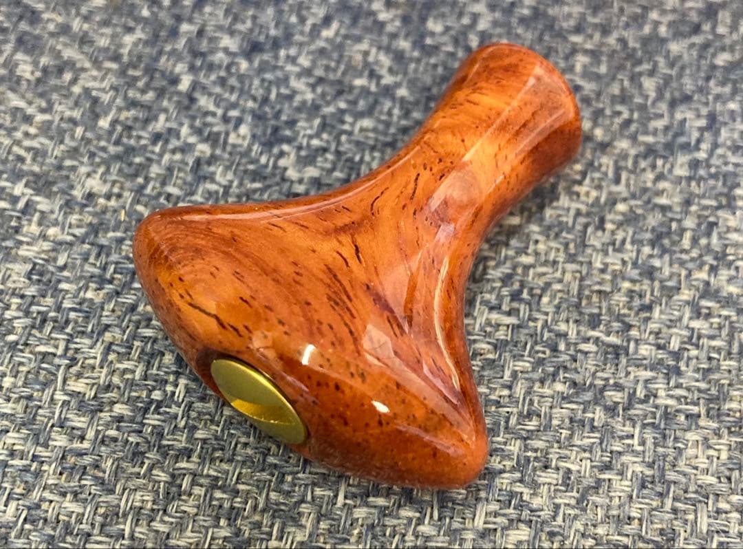 わたらせ樹脂工房製T型花梨瘤ノブ シマノ用　ノーマル塗装