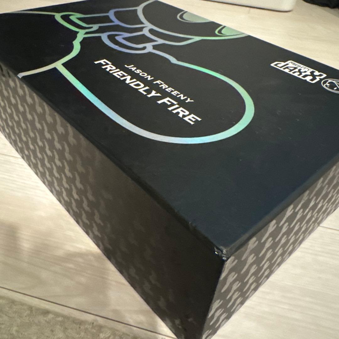 Mighty Jaxx Friendly Fire 限定ゴールドクローム