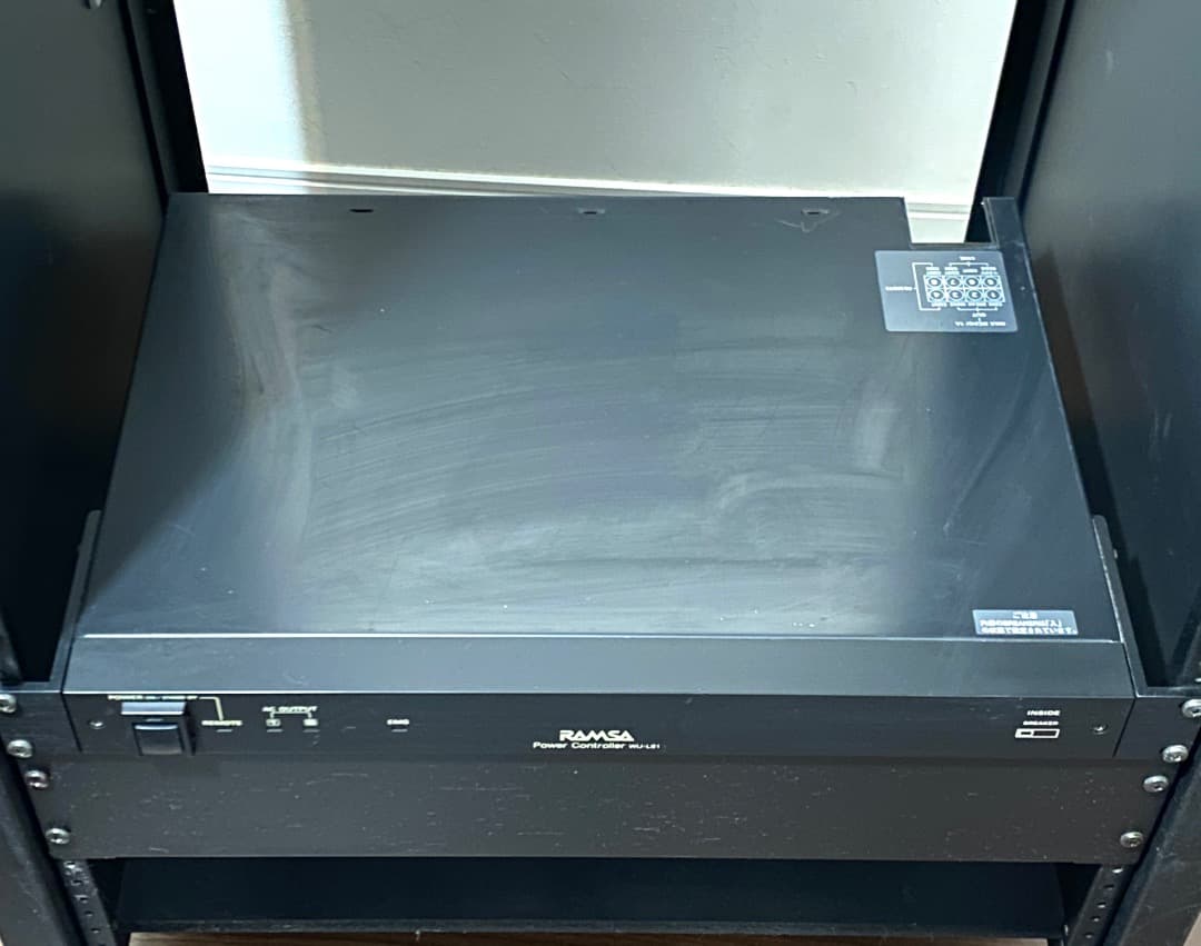 動作品 RAMSA WU-L61 電源+システム ラック マウント用キャビネット